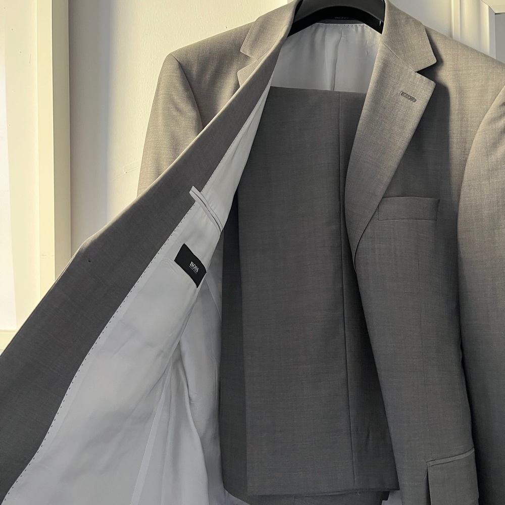 Boss Elegant Gray Suit Jacket and Trousers 42L